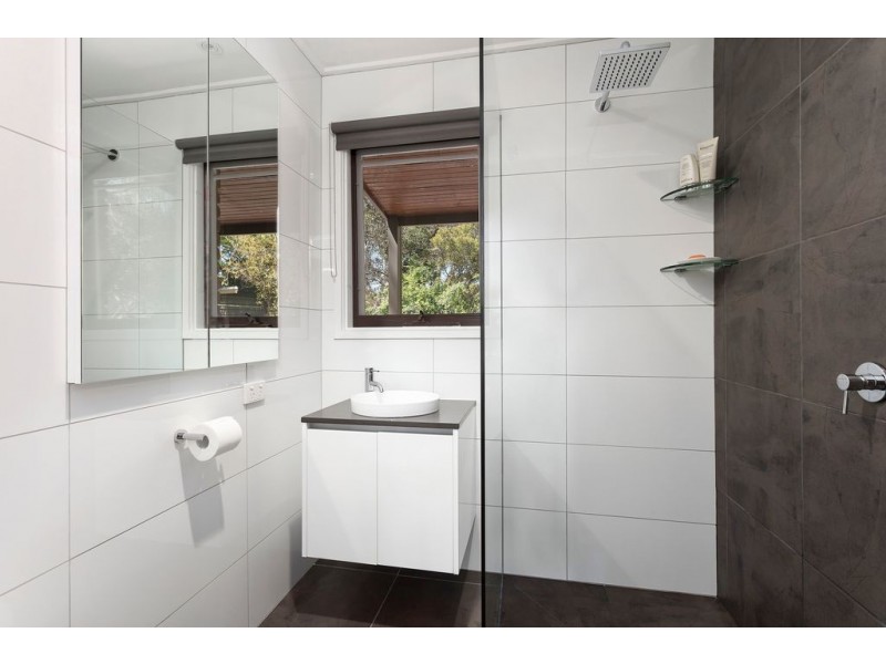 110 DRAPERS ROAD, Colac East VIC 3250