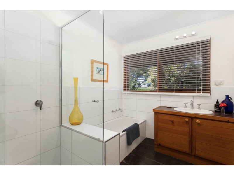 110 DRAPERS ROAD, Colac East VIC 3250