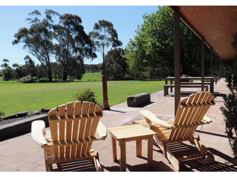 110 DRAPERS ROAD, Colac East VIC 3250