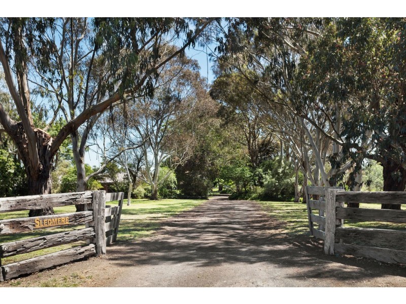 110 DRAPERS ROAD, Colac East VIC 3250