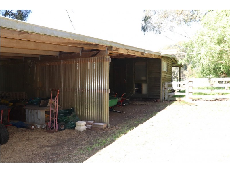 110 DRAPERS ROAD, Colac East VIC 3250