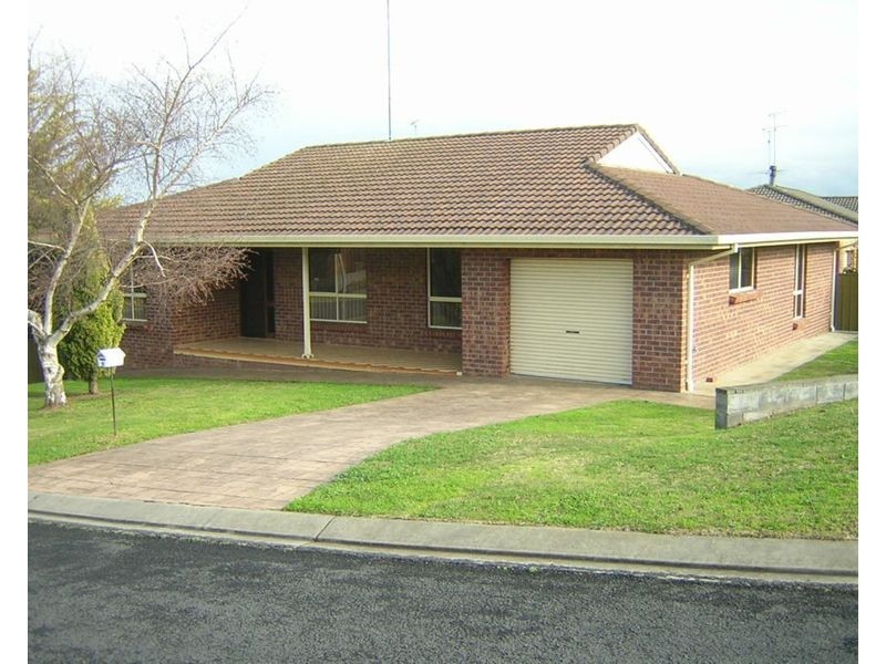 15 BALAMBOOL AVENUE, Mount Gambier SA 5290