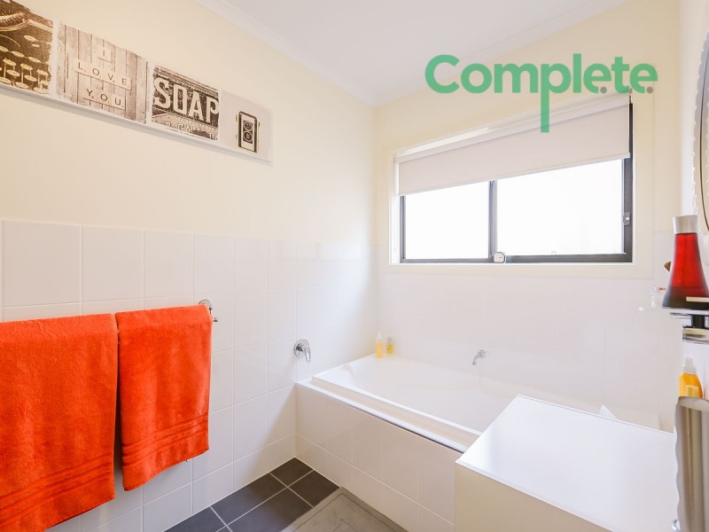 16 Mayflower Court, Mount Gambier SA 5290