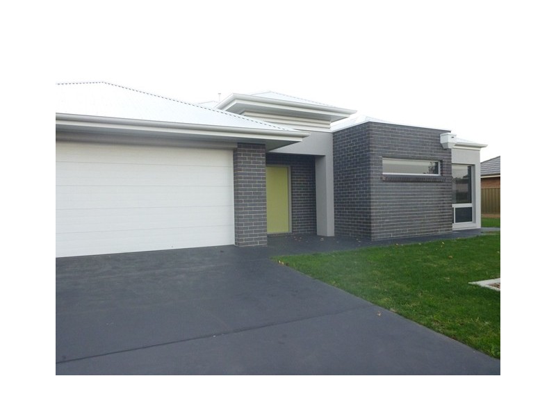 7 LAKEWOOD AVENUE, Mount Gambier SA 5290