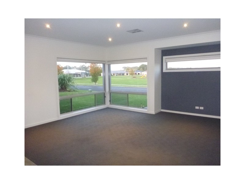 7 LAKEWOOD AVENUE, Mount Gambier SA 5290