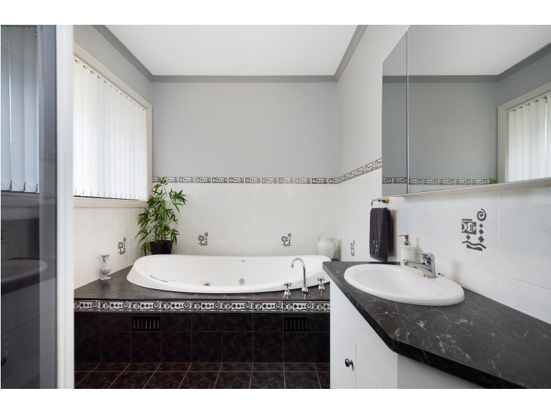 5 Lakewood Avenue, Mount Gambier SA 5290