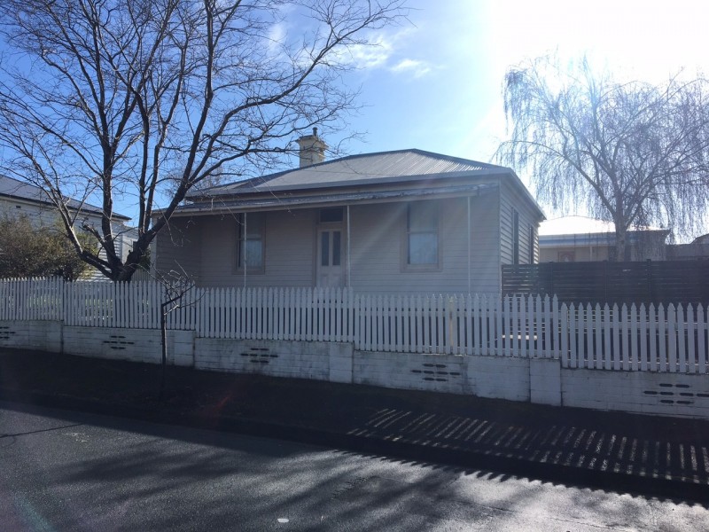 8 AGNES STREET, Mount Gambier SA 5290