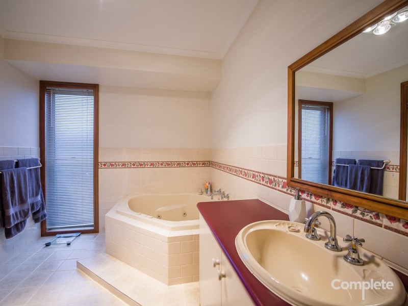 18 ROANOKE COURT, Mount Gambier SA 5290