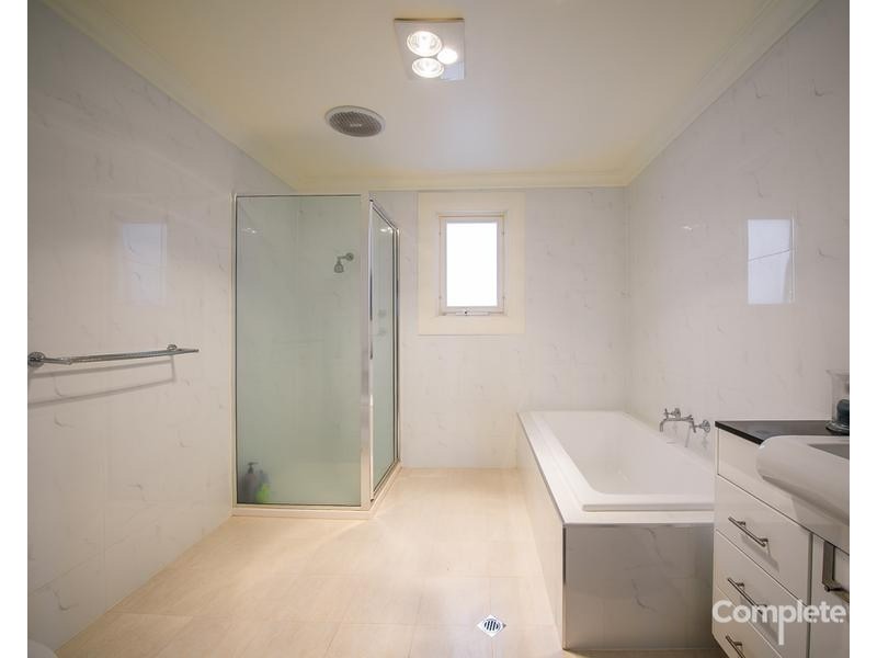 6 SUTTON AVENUE, Mount Gambier SA 5290