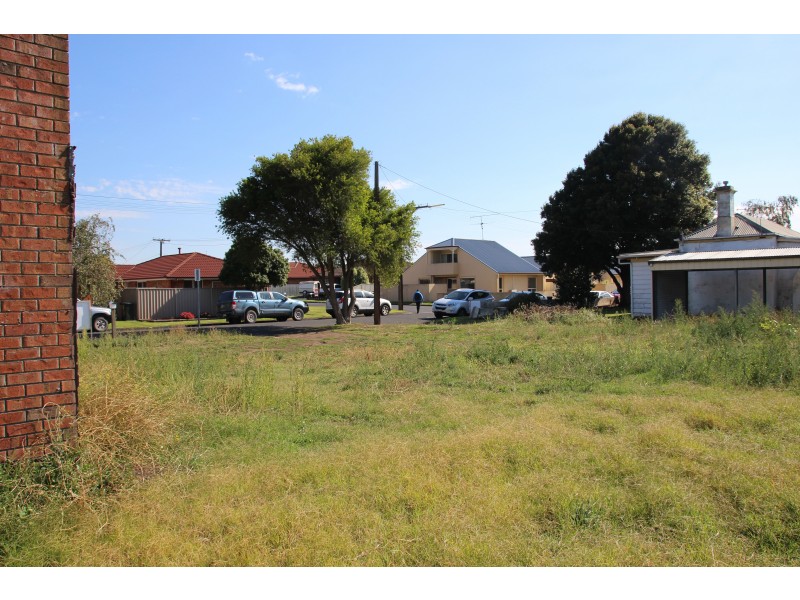 2 CHARLES STREET, Mount Gambier SA 5290