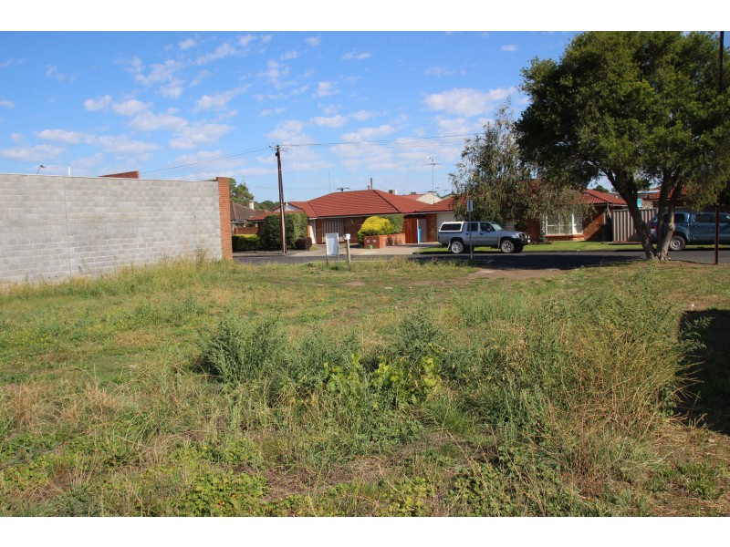 2 CHARLES STREET, Mount Gambier SA 5290