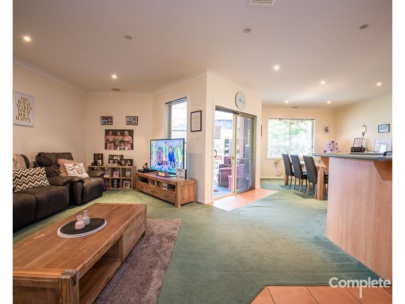 6 SANDSTONE COURT, Mount Gambier SA 5290