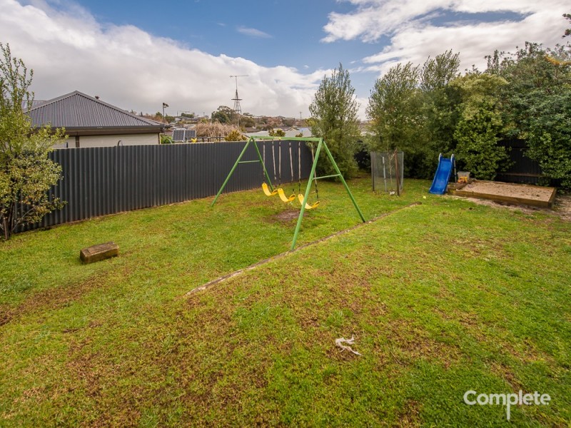 6 PERRIAM STREET, Mount Gambier SA 5290