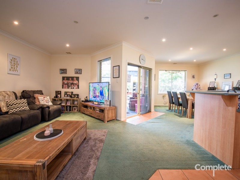 6 SANDSTONE COURT, Mount Gambier SA 5290