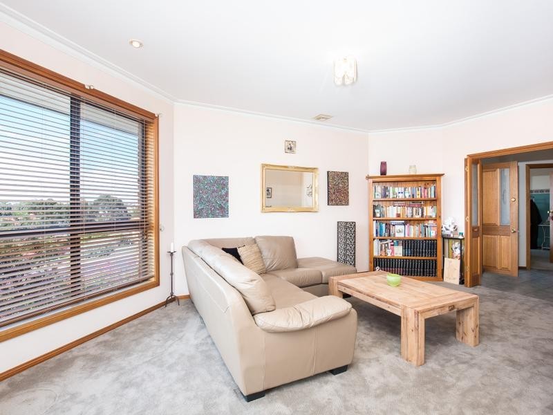 2 HIGHLAND DRIVE, Mount Gambier SA 5290