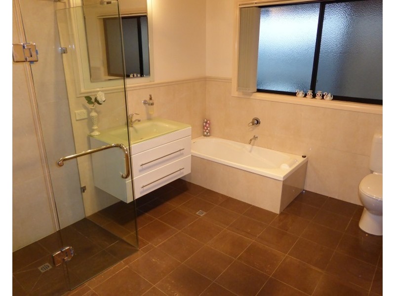 27 MOONAH AVENUE, Nelson VIC 3292