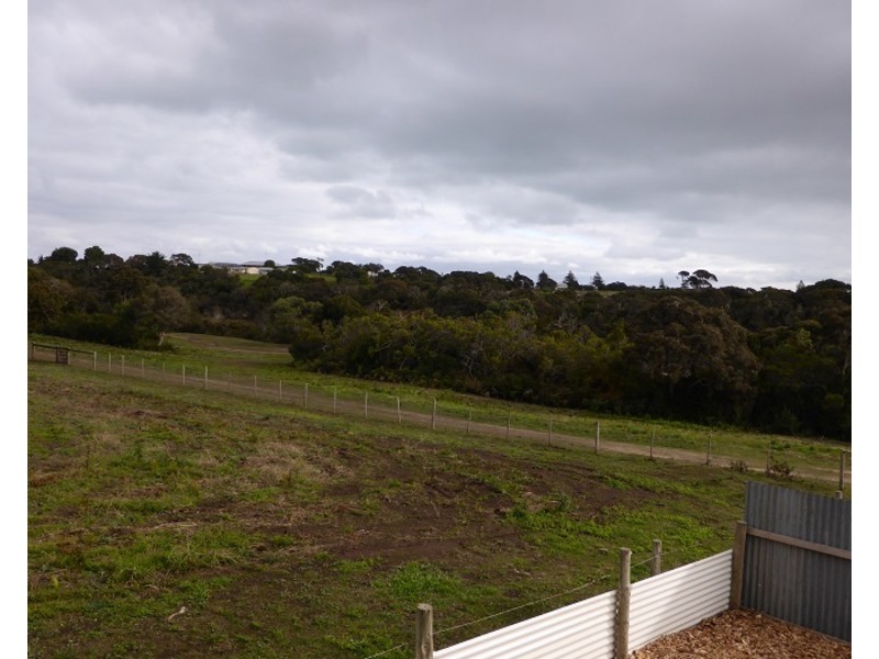 27 MOONAH AVENUE, Nelson VIC 3292