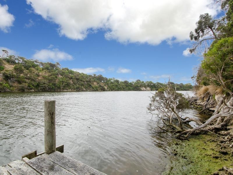 26 MOONAH AVENUE, Nelson VIC 3292