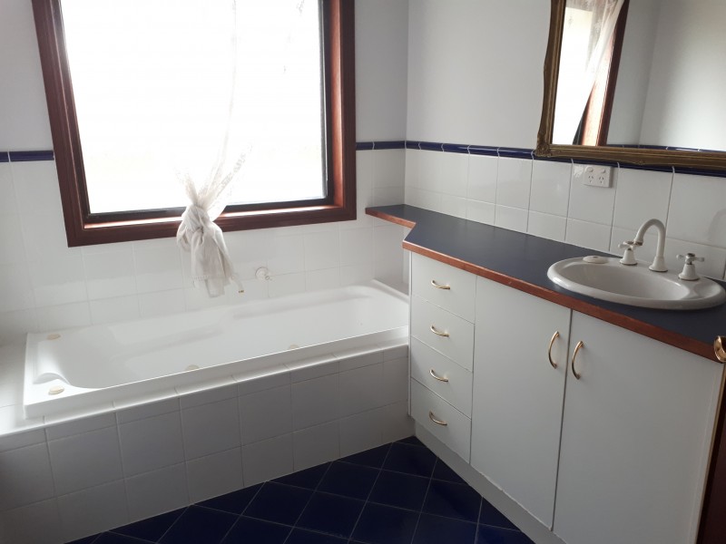 3 HILL CRESCENT, Mount Gambier SA 5290