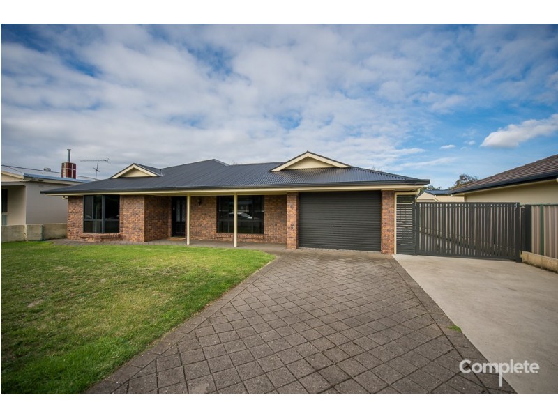 4 DERRINGTON STREET, Mount Gambier SA 5290