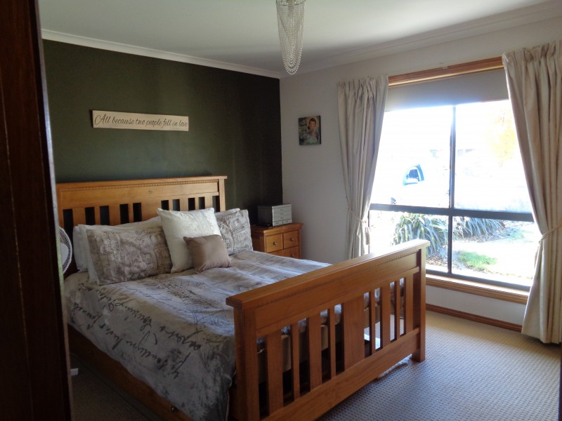 1 GLENMONT CRESCENT, Mount Gambier SA 5290