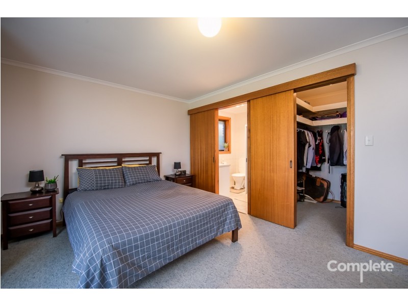 8 MONTEBELLO DRIVE, Mount Gambier SA 5290