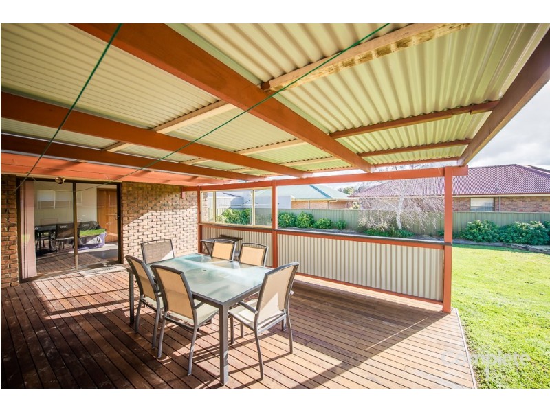 8 MONTEBELLO DRIVE, Mount Gambier SA 5290