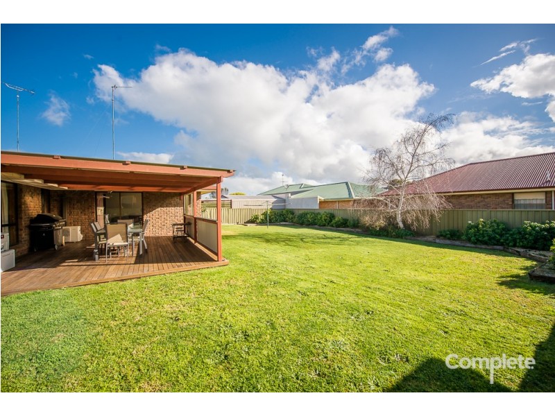 8 MONTEBELLO DRIVE, Mount Gambier SA 5290