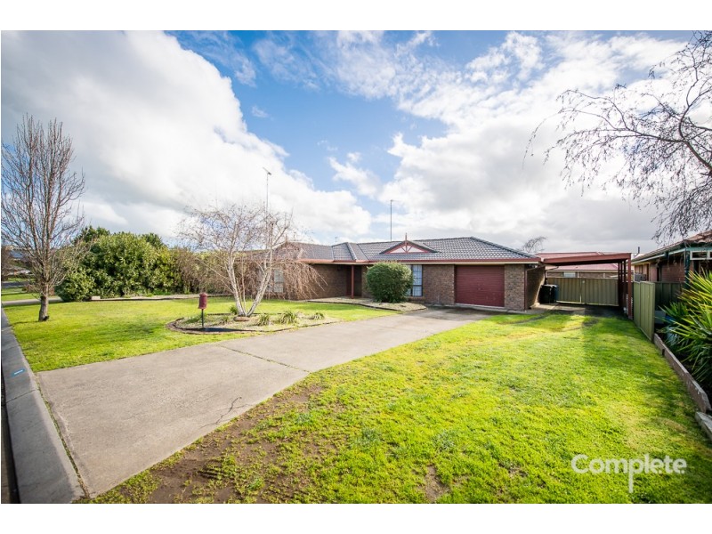 8 MONTEBELLO DRIVE, Mount Gambier SA 5290
