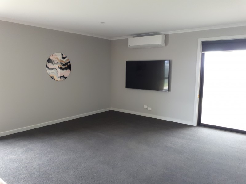 33 LAKES PARK DRIVE, Mount Gambier SA 5290