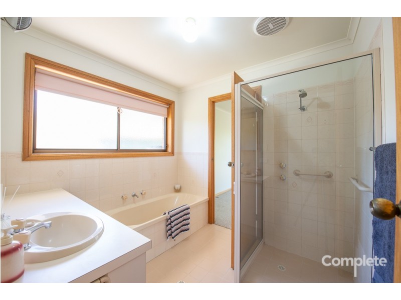 33 SHALAMAR CRESCENT, Mount Gambier SA 5290