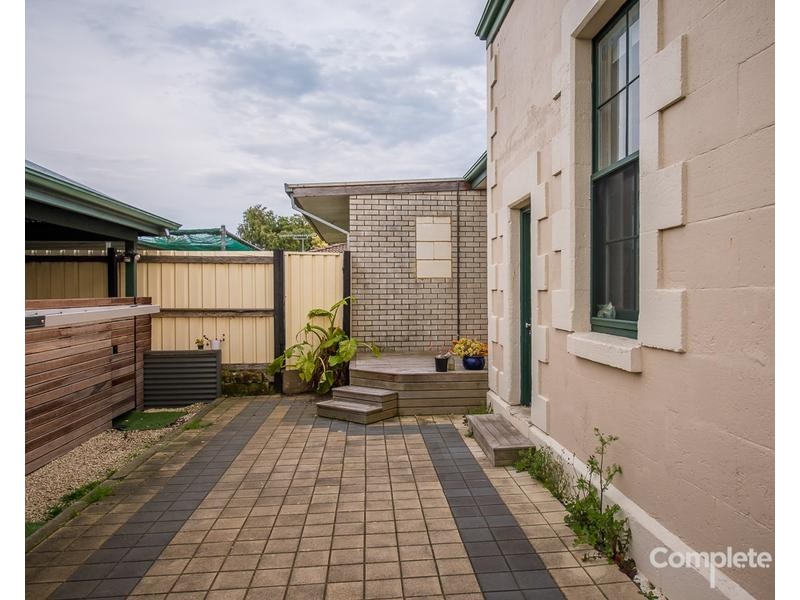 6 SUTTON AVENUE, Mount Gambier SA 5290