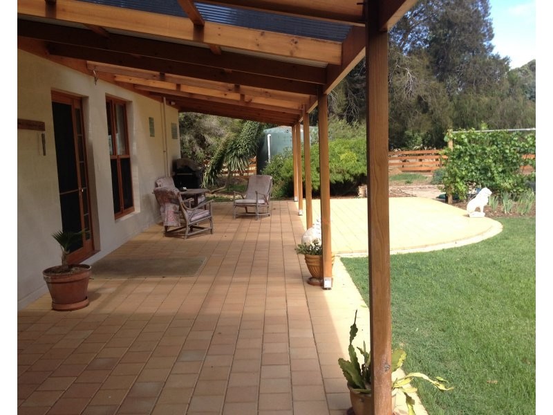 9 MEDHURST ROAD, Glencoe SA 5291