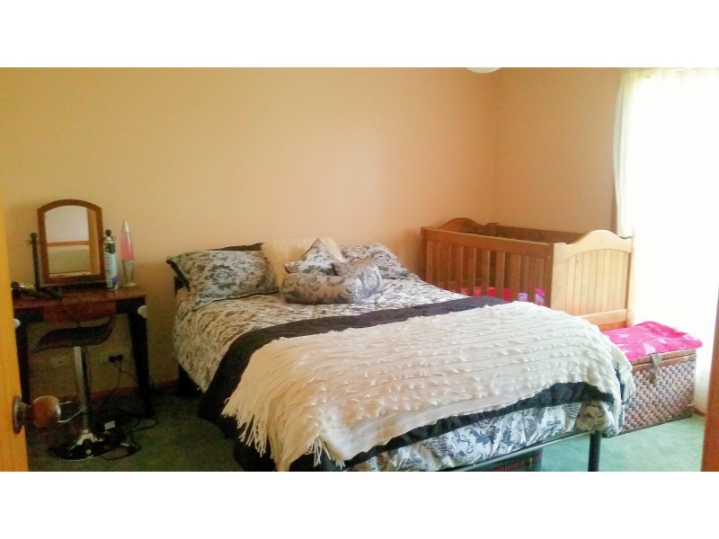 18 Balambool Ave, Mount Gambier SA 5290