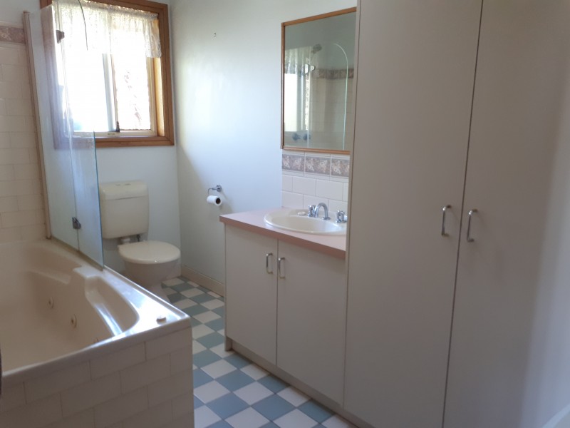 27 SINCLAIR STREET, Mount Gambier SA 5290