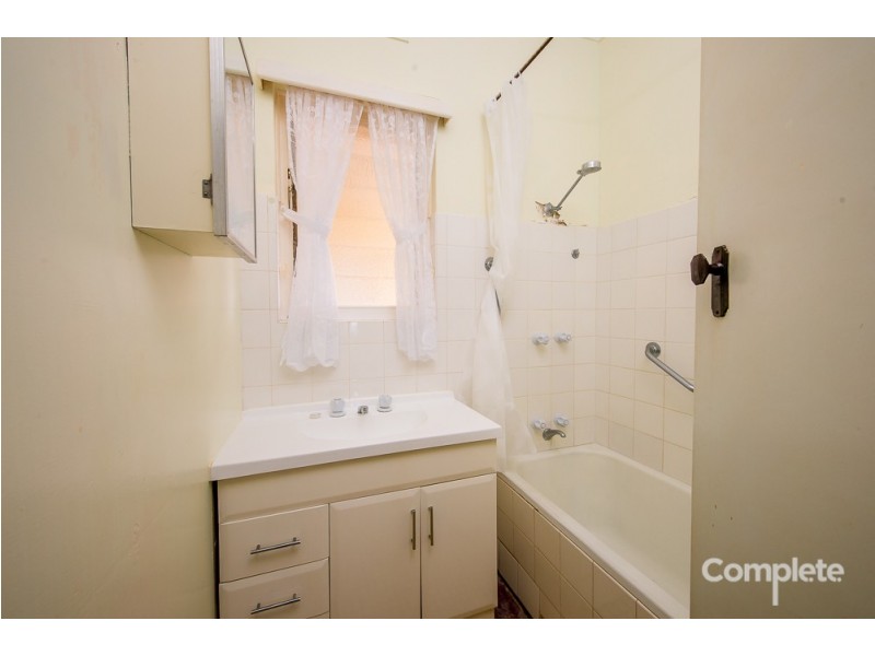 10 STRANGWAYS STREET, Mount Gambier SA 5290