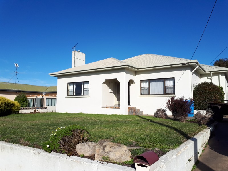 104 LAKE TERRACE EAST, Mount Gambier SA 5290