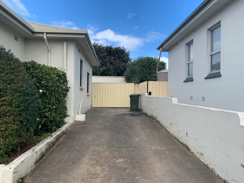 104 LAKE TERRACE EAST, Mount Gambier SA 5290