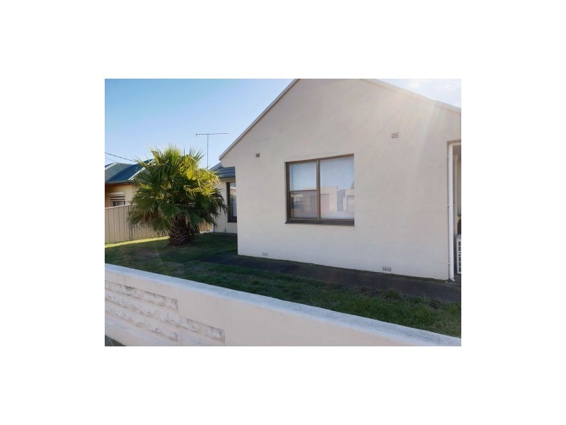 30 MEYLIN STREET, Port Macdonnell SA 5291