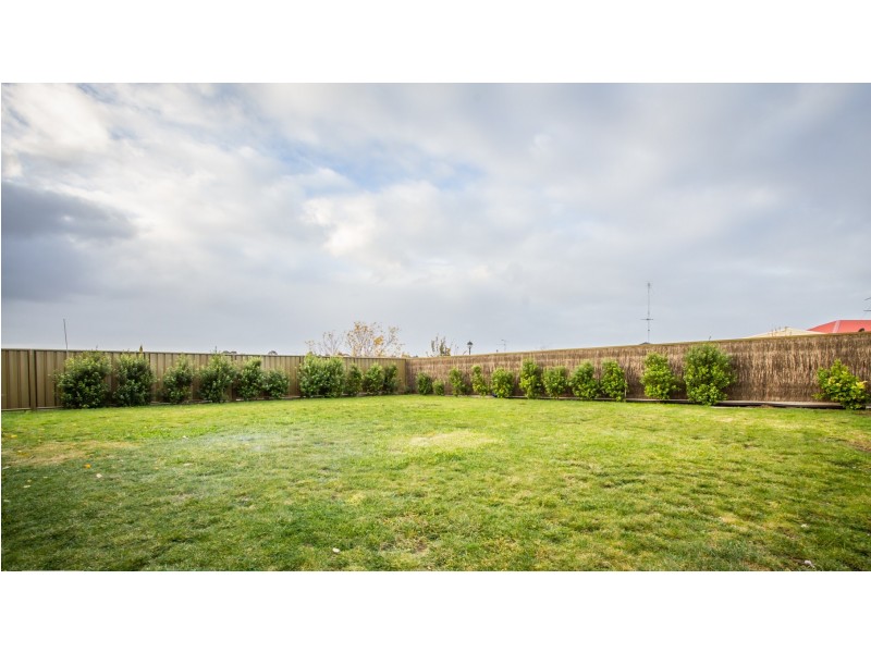 11 CALVARY ROAD, Mount Gambier SA 5290