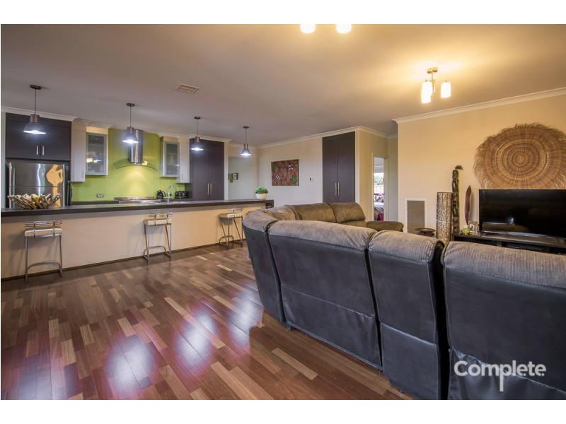 3 OAKRIDGE CRESCENT, Mount Gambier SA 5290