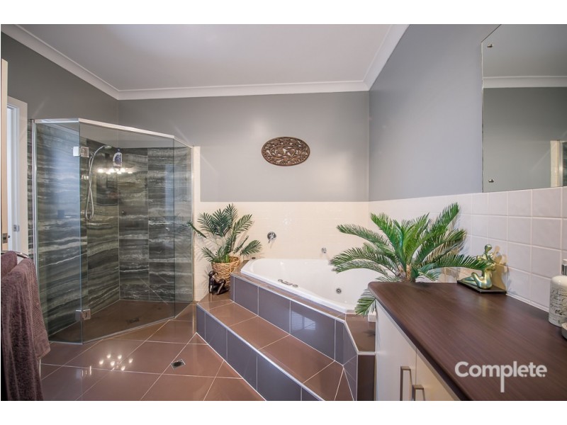 3 OAKRIDGE CRESCENT, Mount Gambier SA 5290