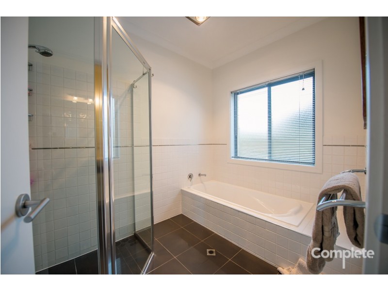 3 OAKRIDGE CRESCENT, Mount Gambier SA 5290