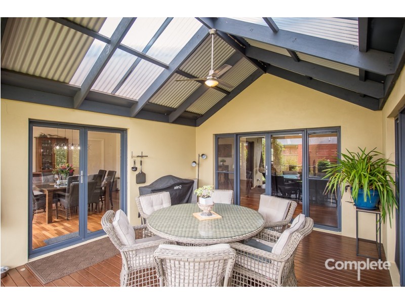3 OAKRIDGE CRESCENT, Mount Gambier SA 5290