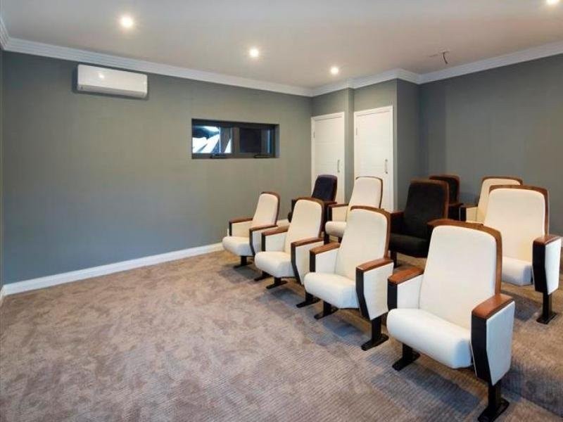 12 Neptune Court, Surfers Paradise QLD 4217