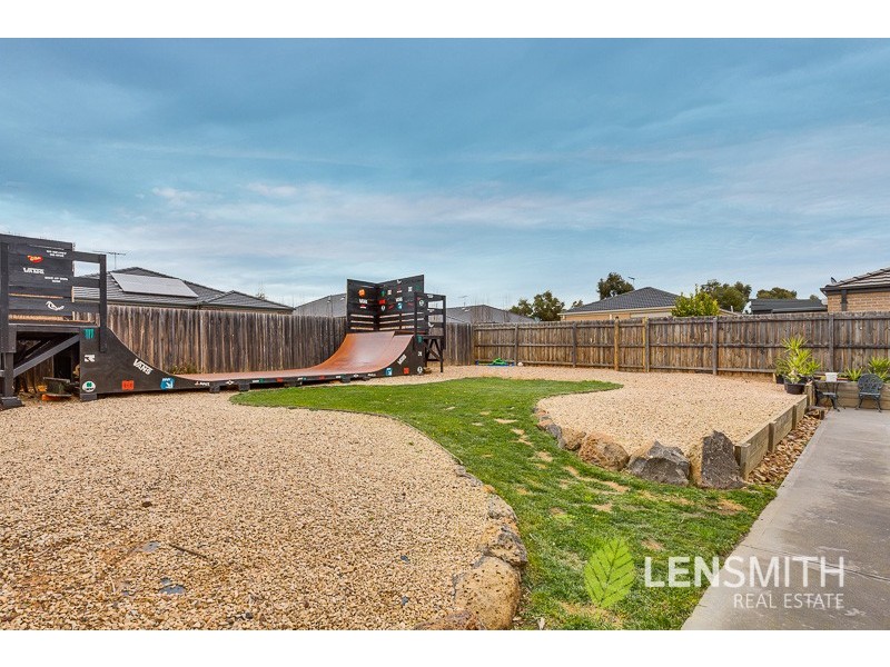 21 Lone Pine Square, Bacchus Marsh VIC 3340