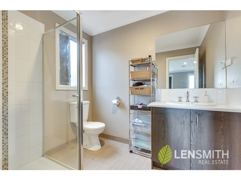 21 Lone Pine Square, Bacchus Marsh VIC 3340