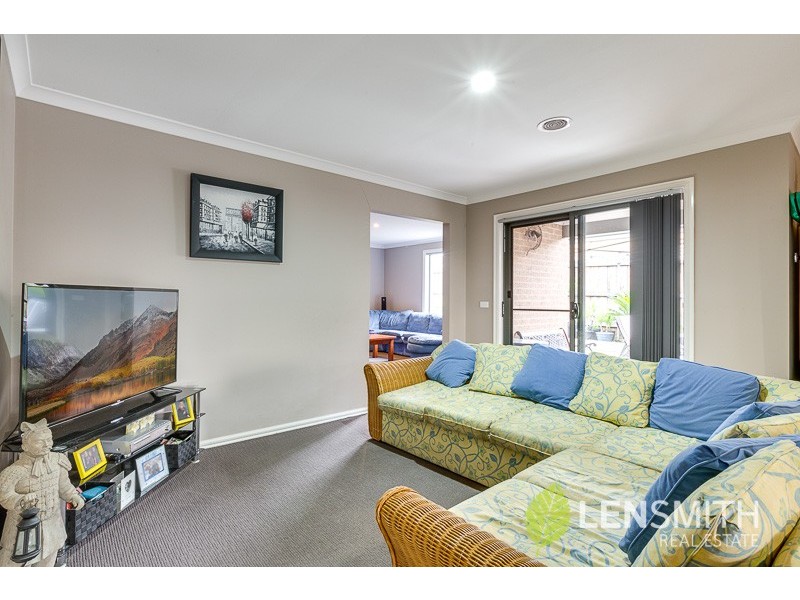 21 Lone Pine Square, Bacchus Marsh VIC 3340
