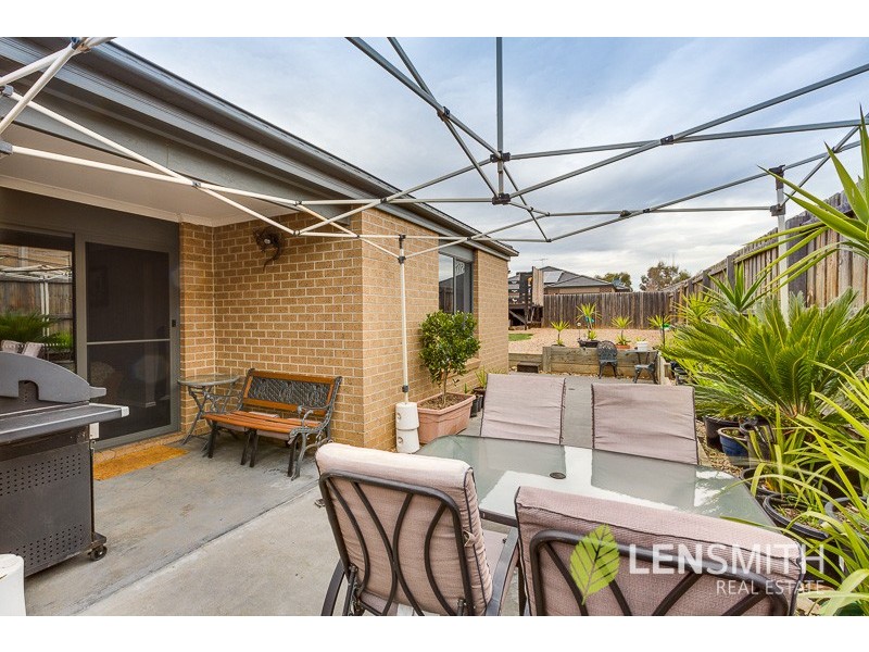 21 Lone Pine Square, Bacchus Marsh VIC 3340