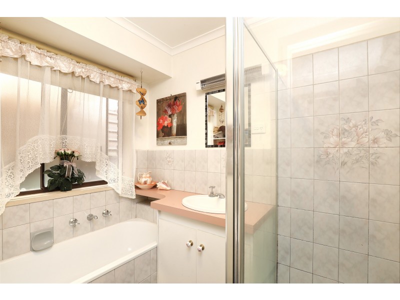 70 Holts Lane, Bacchus Marsh VIC 3340